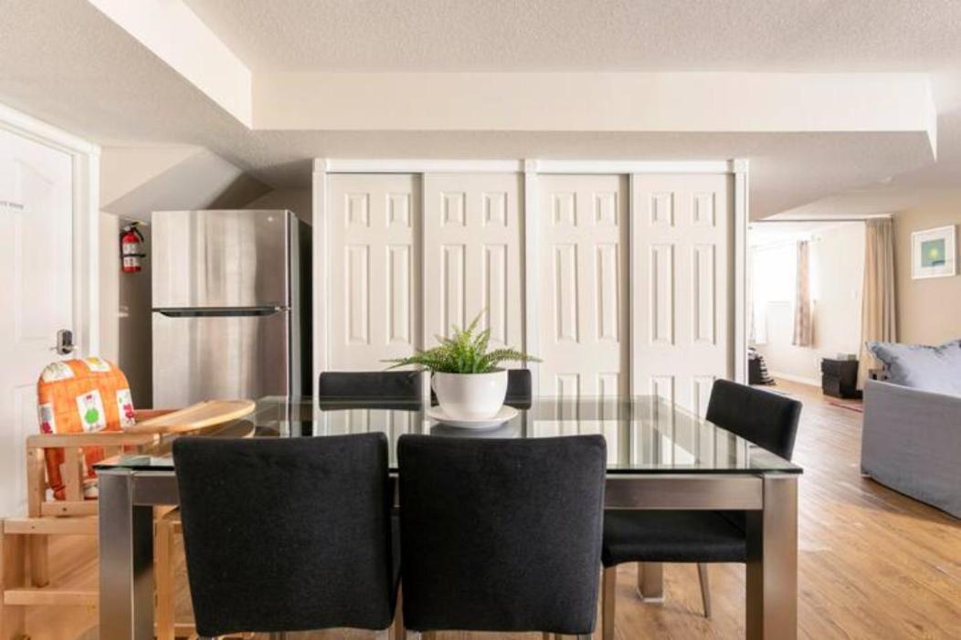 Self Check-In Spacious Apartment With Full Kitchen Оттава Екстер'єр фото