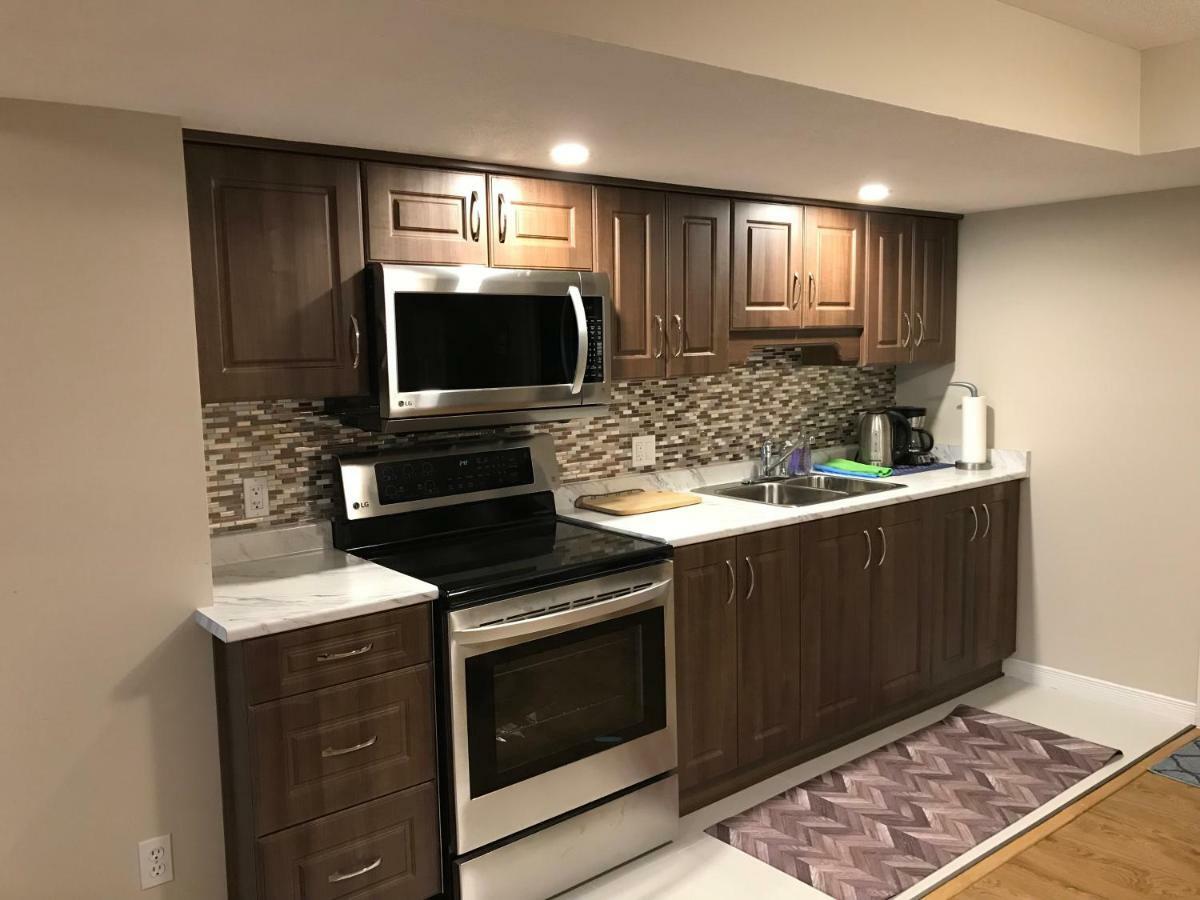 Self Check-In Spacious Apartment With Full Kitchen Оттава Екстер'єр фото