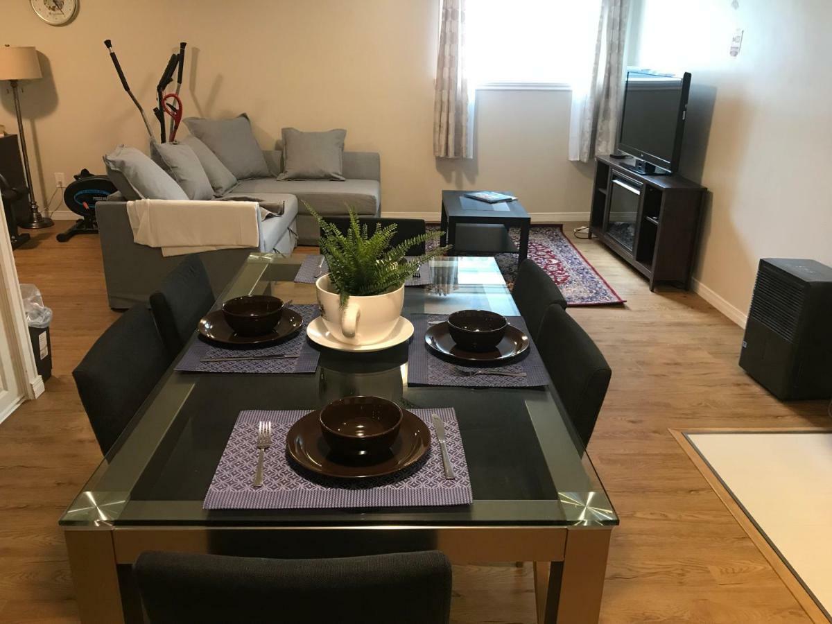 Self Check-In Spacious Apartment With Full Kitchen Оттава Екстер'єр фото