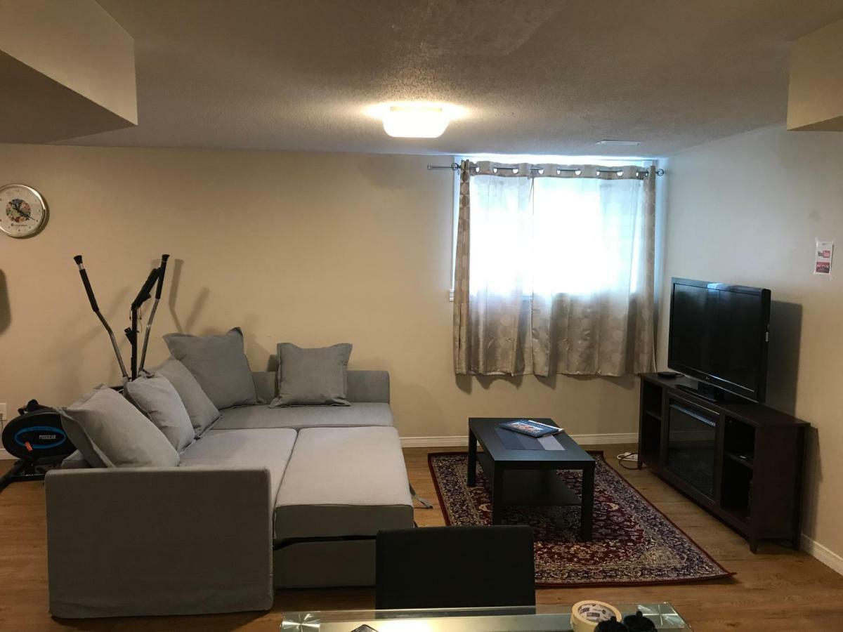 Self Check-In Spacious Apartment With Full Kitchen Оттава Екстер'єр фото