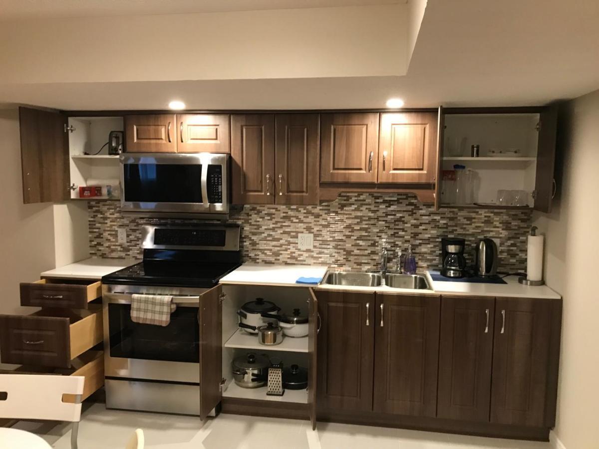 Self Check-In Spacious Apartment With Full Kitchen Оттава Екстер'єр фото